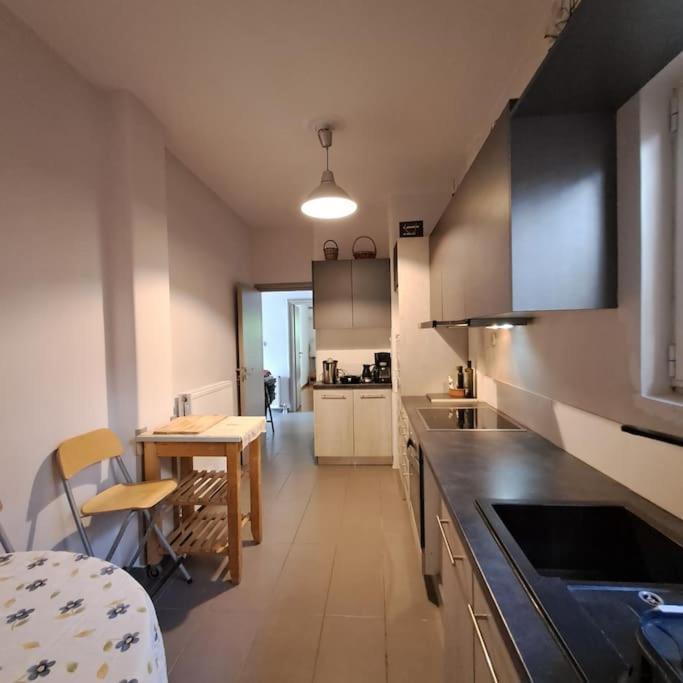 Ferienwohnung 20' From The Airport,20' From The Center Of Athen Exterior foto