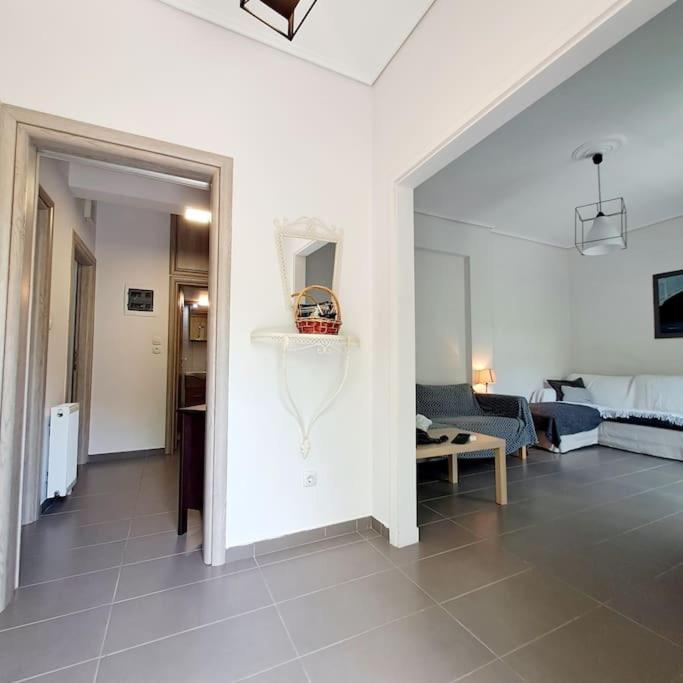 Ferienwohnung 20' From The Airport,20' From The Center Of Athen Exterior foto