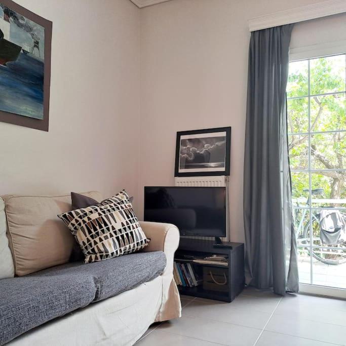 Ferienwohnung 20' From The Airport,20' From The Center Of Athen Exterior foto